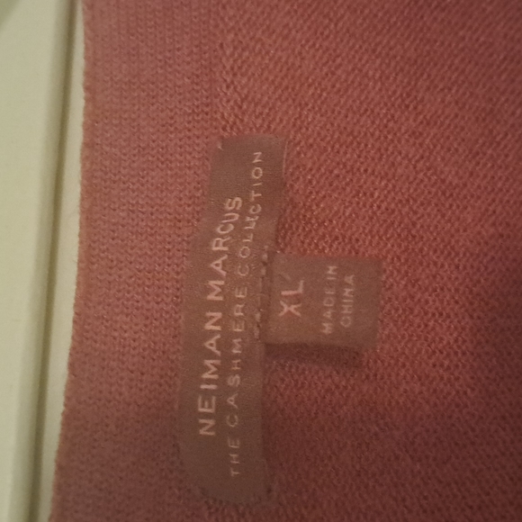 Plum Neiman Marcus cashmere cardigan medium-large - Picture 2 of 12